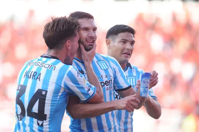RACING SE QUEDÓ CON EL CLÁSICO DE AVELLANEDA