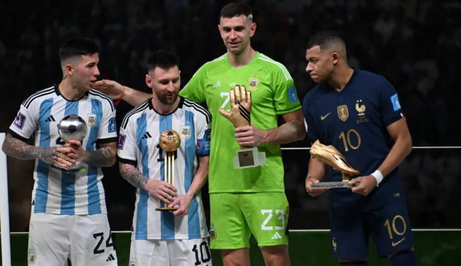 Messi y el Dibu están nominados