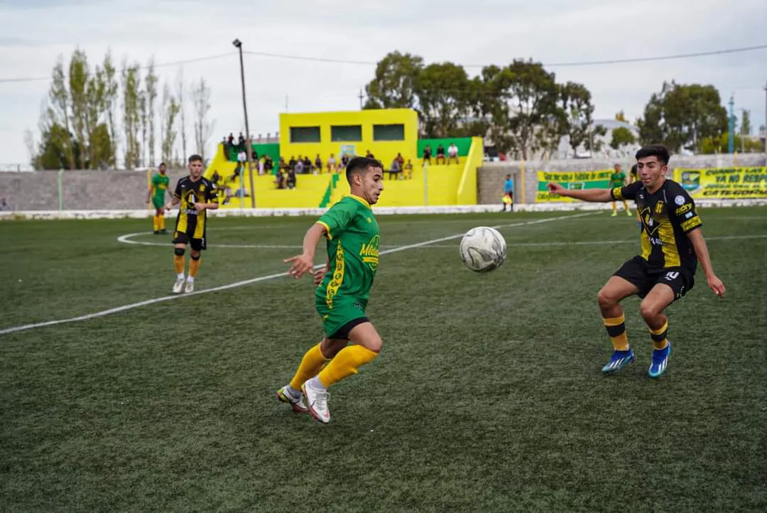 LA RIBERA LE GANÓ AL AURINEGRO Y SE TREPÓ A LA PUNTA