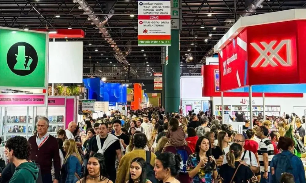 una edición especial de la Feria del Libro que decide mirar hacia atrás sin desligarse del presente.
