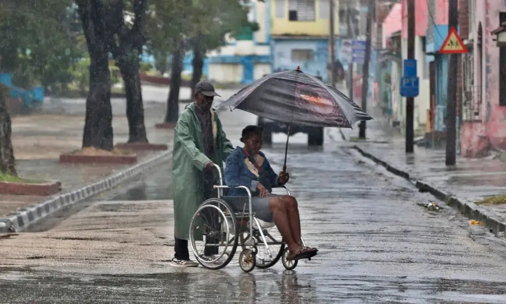El huracán Melissa tocó tierra en Cuba. Foto: Ernesto Mastrascusa / EFE / El Independiente