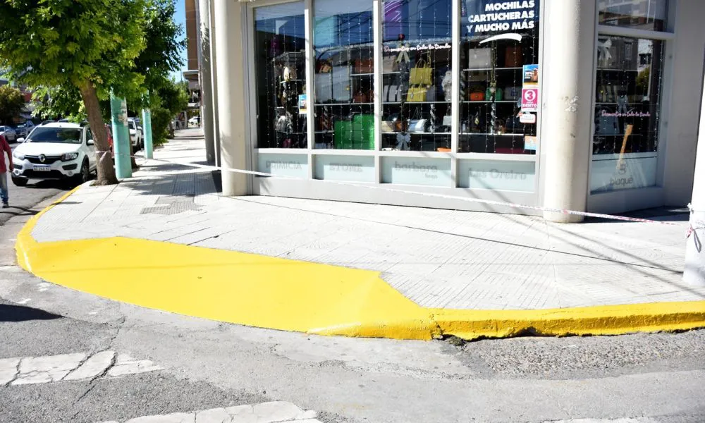 Trelew refuerza rampas y señalización en el centro