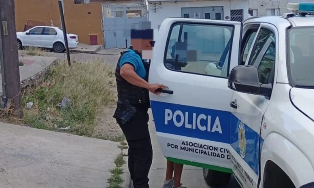 Chocó en Comodoro, quiso escapar y tenía un pedido de captura vigente