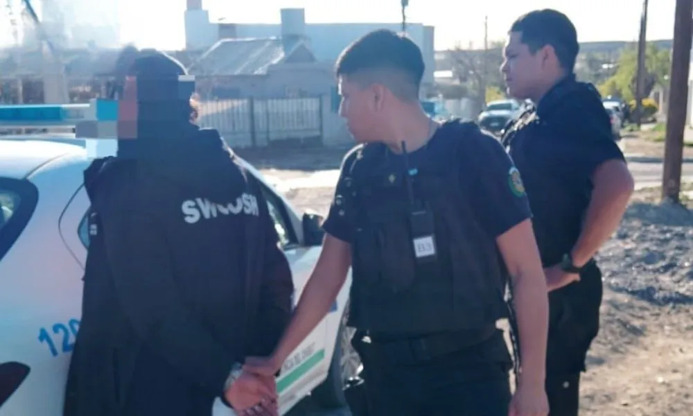 Robo en una despensa de Madryn terminó con dos jóvenes demorados