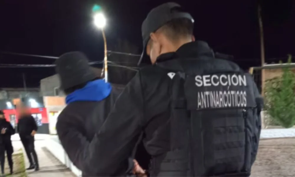 Atraparon a un prófugo en una plaza de Rawson