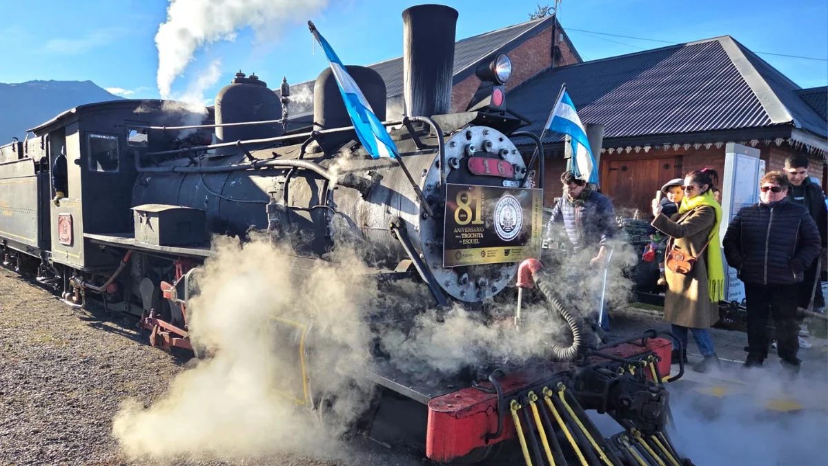 “La Trochita” celebró el 81° aniversario de la llegada a Esquel