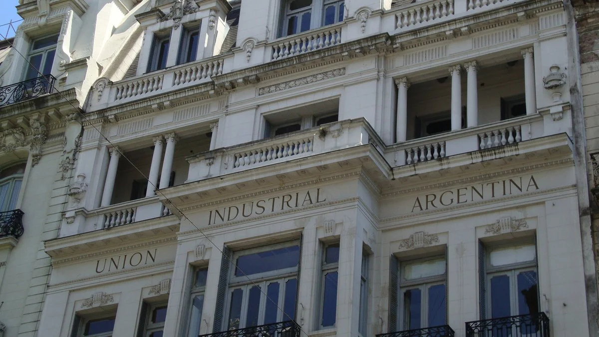 Edificio de la UIA. Foto Wikipedia