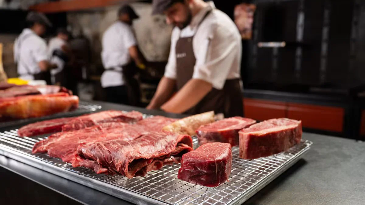 Se come cada vez menos carne.