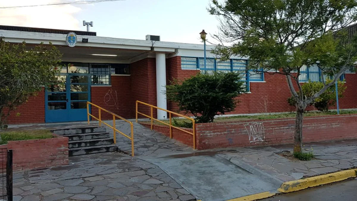 Escuela N°728
