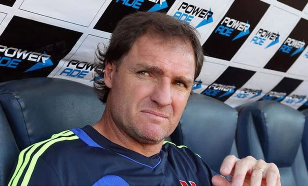 El nuevo DT asumió tras la salida de Broggi en un contexto complejo.