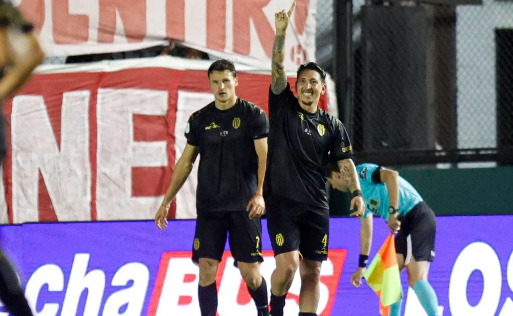 El conjunto de Rubén Darío Insua aprovechó las situaciones más claras del partido.