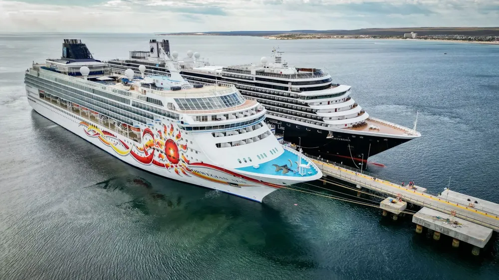 Dos cruceros en Puerto Madryn