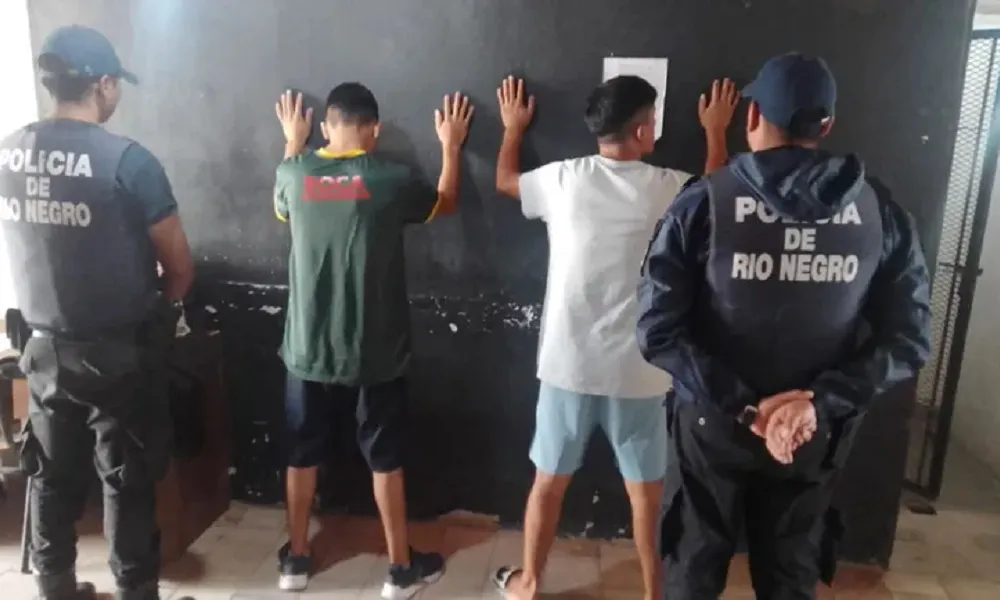 detenidos en las grutas