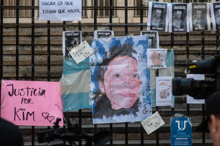 El menor acusado por el crimen de Kim Gómez regresó a la escuela