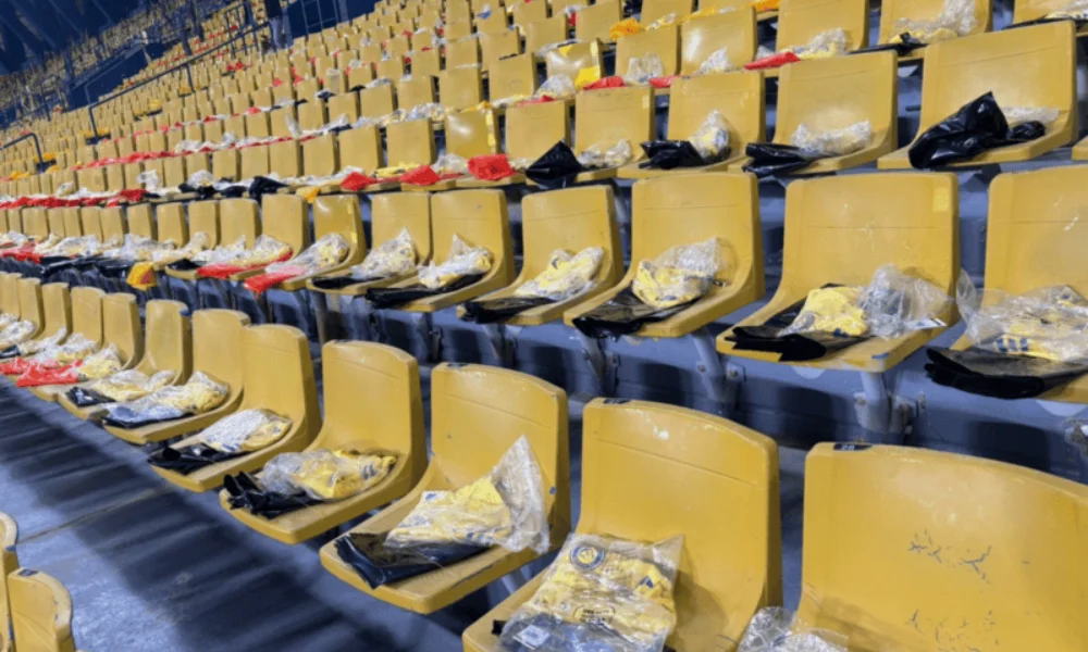 La idea es que las tribunas queden completamente teñidas de amarillo.