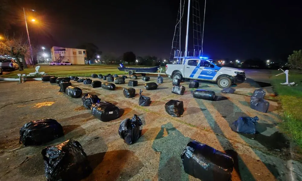 Incautan millonario contrabando tras un ataque armado en el río Uruguay