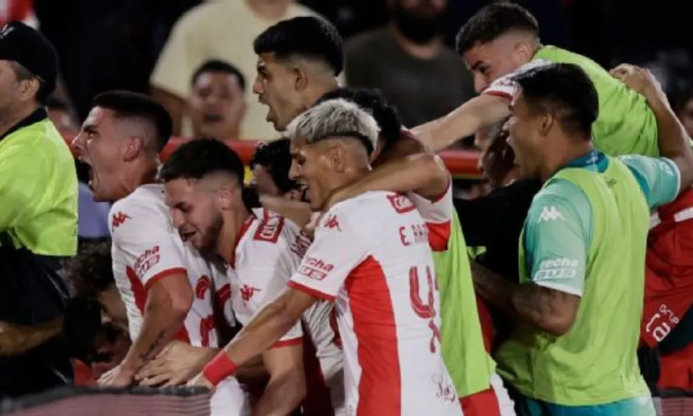 Huracan gana y sueña
