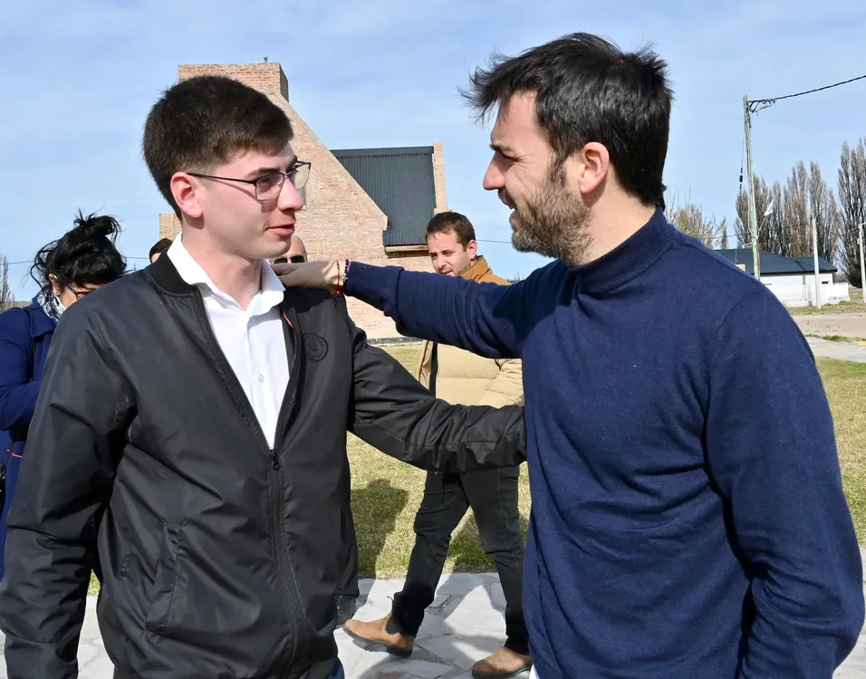 Intedendente Luka Jones y Gobernador Ignacio Torres