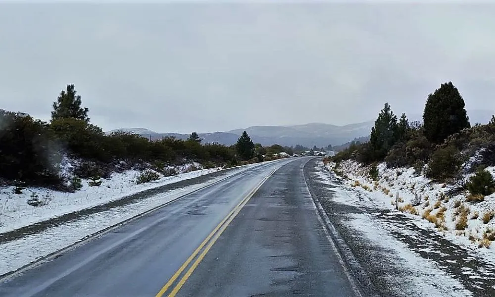 Ruta nevada en Esquel foto Marcelo Yapura Vialidad Nacional