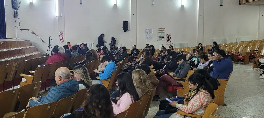 Charla de seguridad en internet destinada a familias