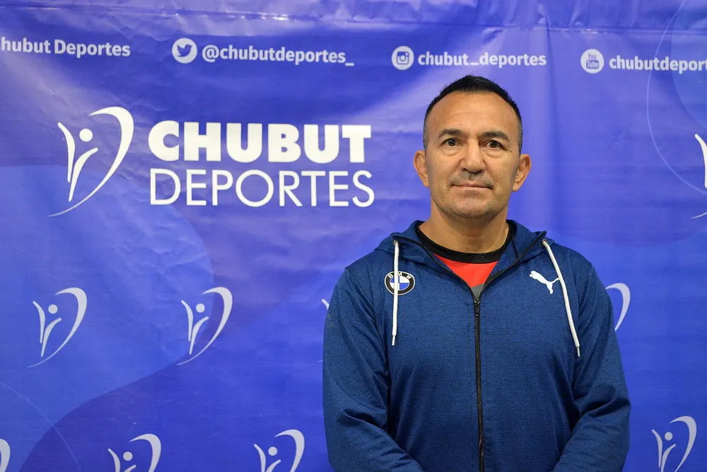 OMAR NARVÁEZ BRINDARÁ UNA CLÍNICA DE BOXEO EN ESQUEL