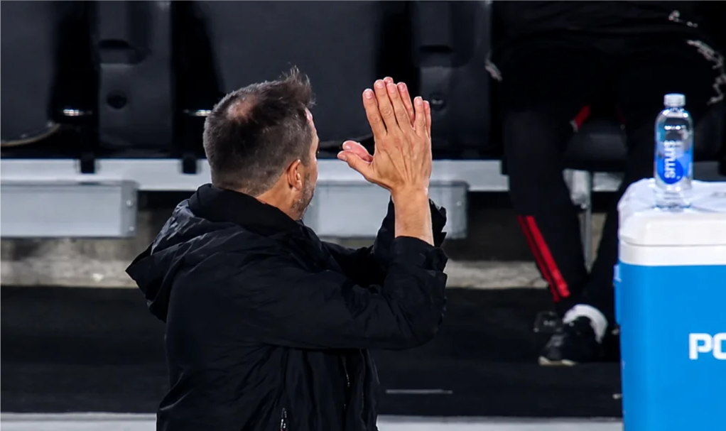 El entrenador asumió la responsabilidad después de la derrota con Atlético Tucumán.
