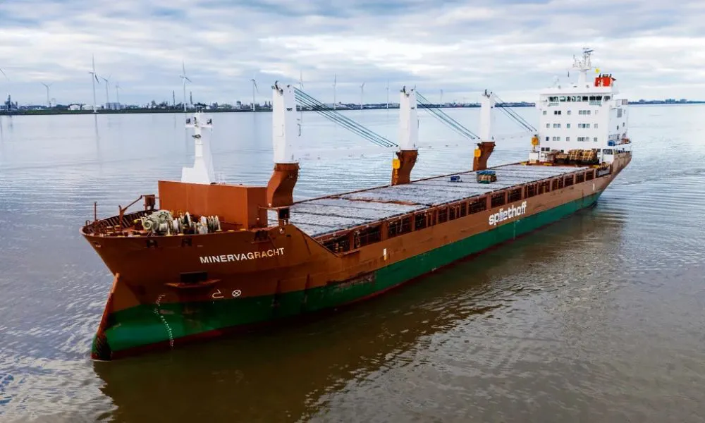 Los hutíes reivindican un ataque con misil a un carguero. Foto: Mark Prummel vía AP