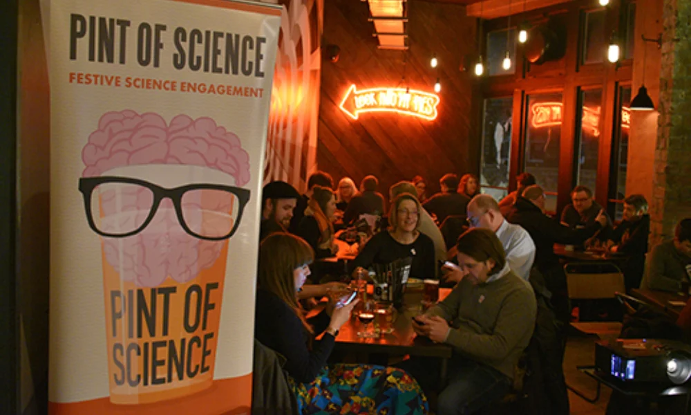 La propuesta se llama Pint of Science y llegará por primera vez a la ciudad con una agenda de dos jornadas.