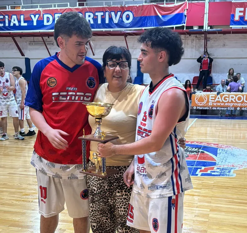 Ferro se consagró tricampeón del Torneo U-21 tras vencer a Racing por 92-51. 2