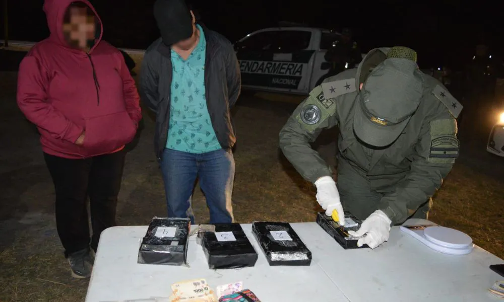 Descubren más de 4 kilos de cocaína en bolsos de una pasajera
