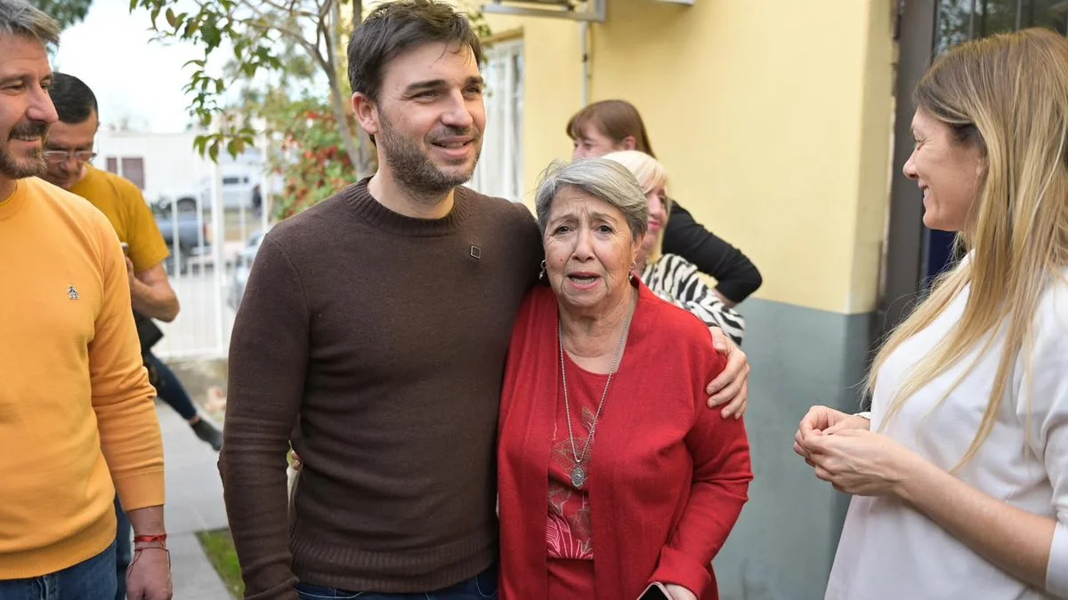 Ignacio Torres con jubilados