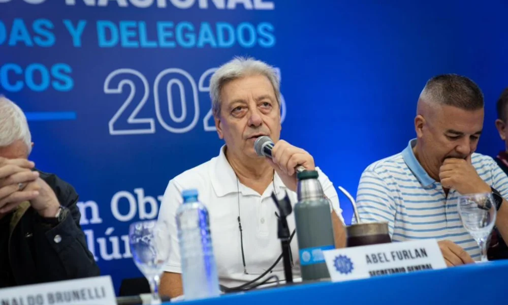 El secretario general Abel Furlán continuó con su agenda habitual mientras avanzaban las actuaciones judiciales.