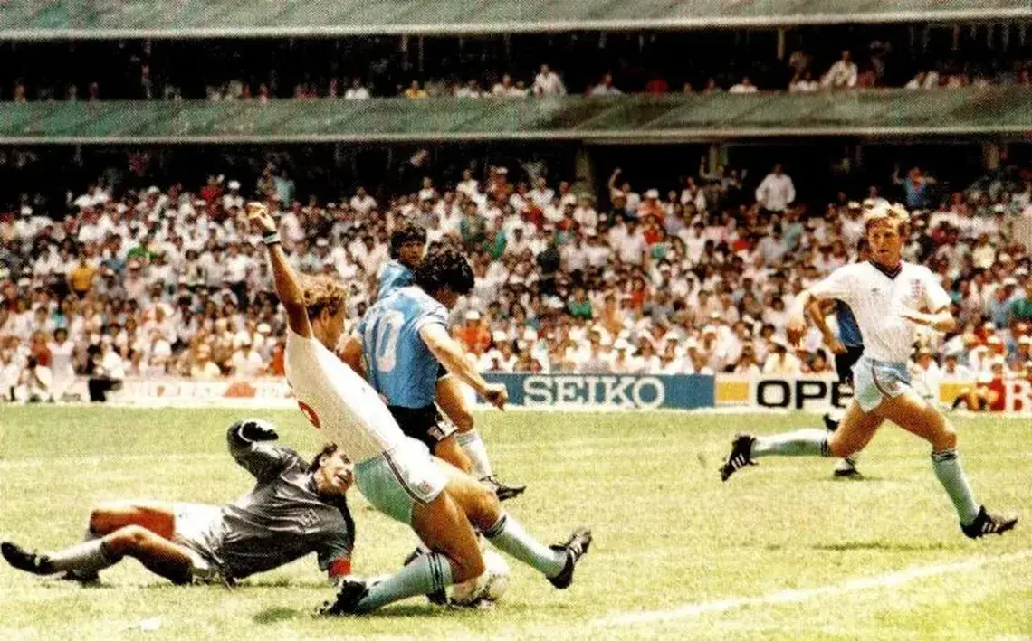 Maradona gol eterno.