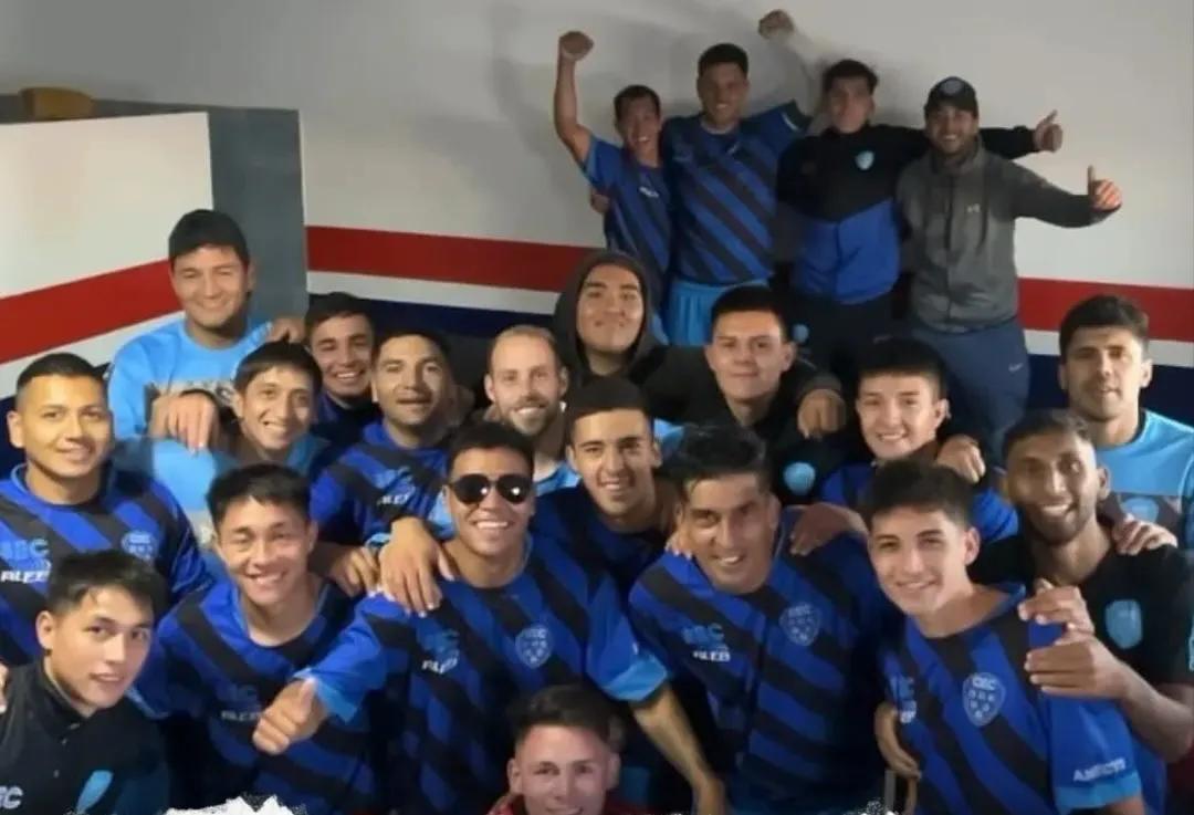 Goles de Mauricio Barriga y Guillermo Garrido, el equipo de Andrés Iglesias venció 2-1 a J.J. Moreno