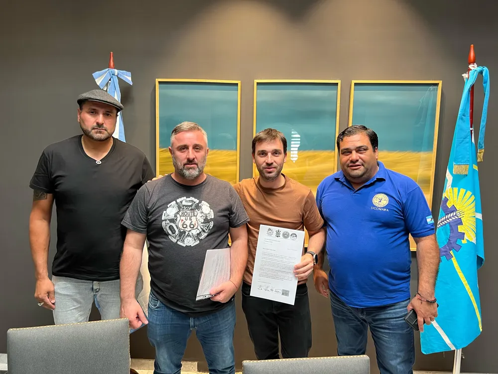 Gremios de la pesca con gobernador Torres
