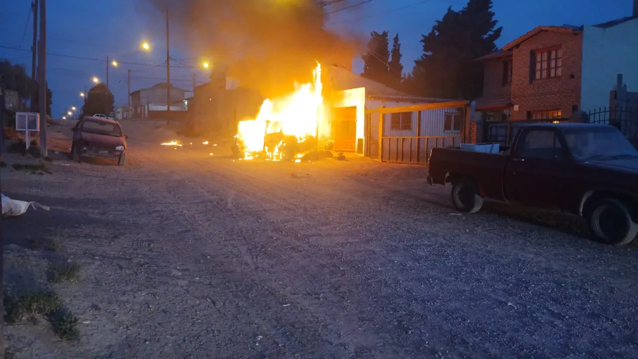 Incendio total del vehículo