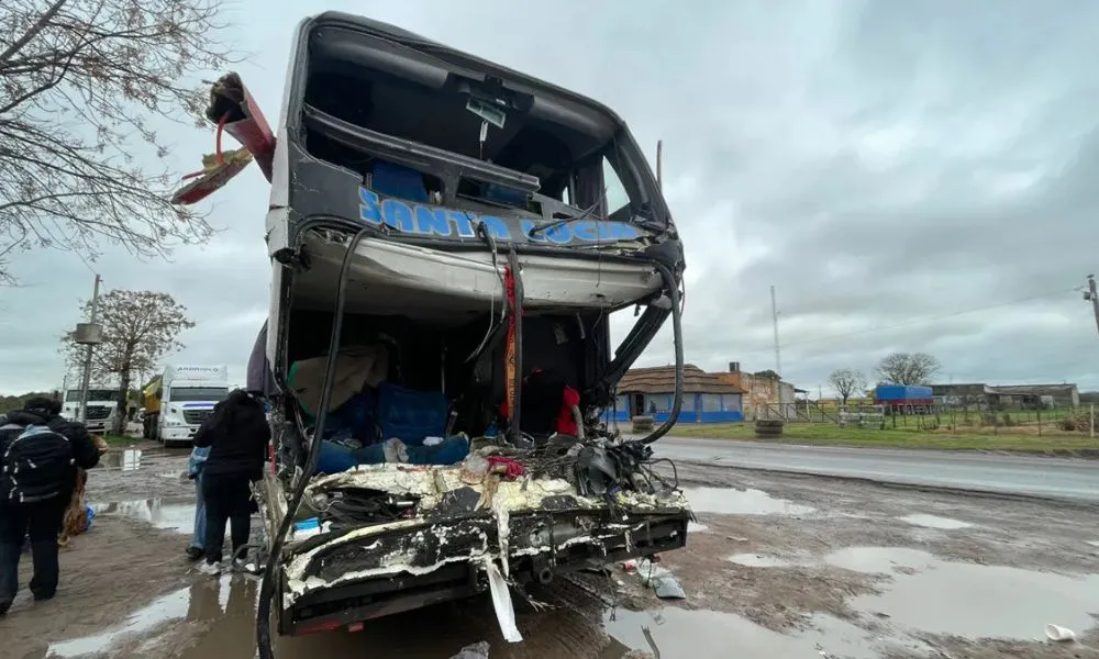 Tres personas murieron en un choque frontal en Santa Fe