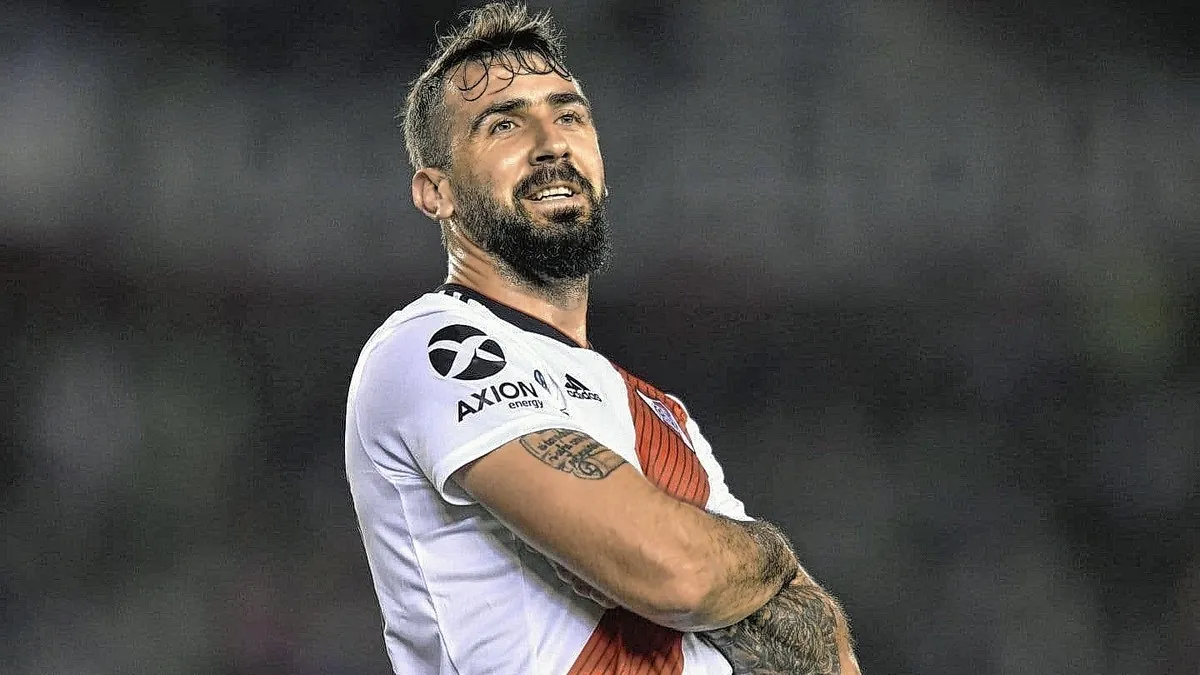 Gimnasia busca gol y analiza dos nombres pesados. Tarragona es la prioridad, pero Pratto pisa fuerte si no hay acuerdo.