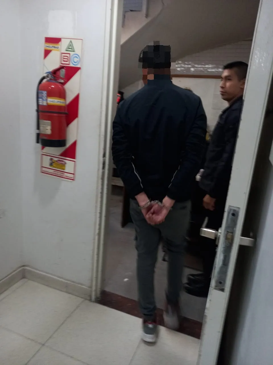 Policiales Madryn, se entrego sujeto q disparo -