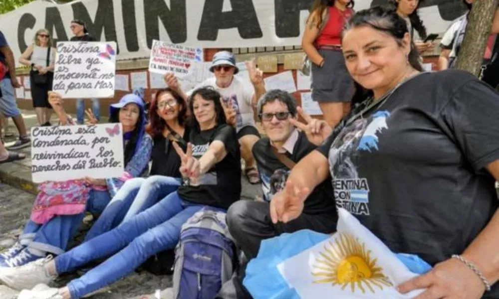 Militantes k foto El diario de La Plata
