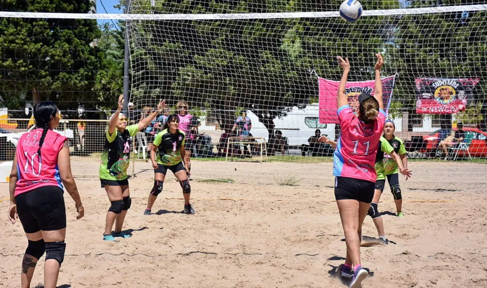 Se juega torneo de newcom en la laguna Chiquichano