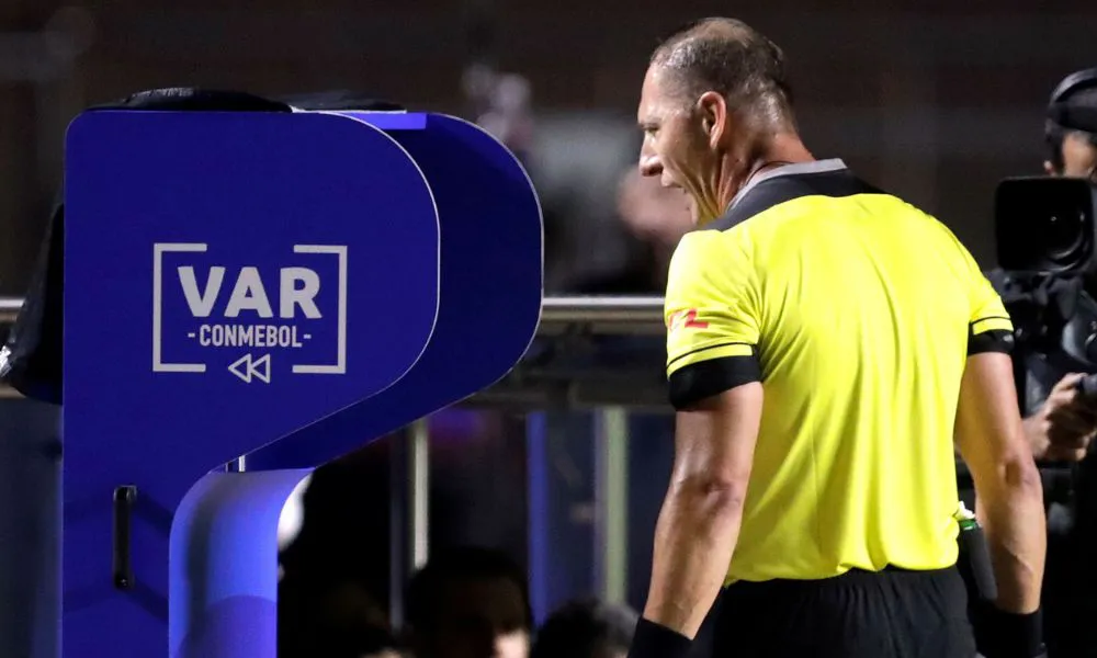 VAR CONMEBOL (Foto: Infobae)