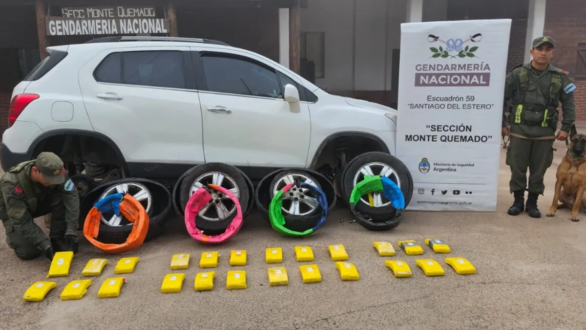 Cocaína transportada en las ruedas de una camioneta