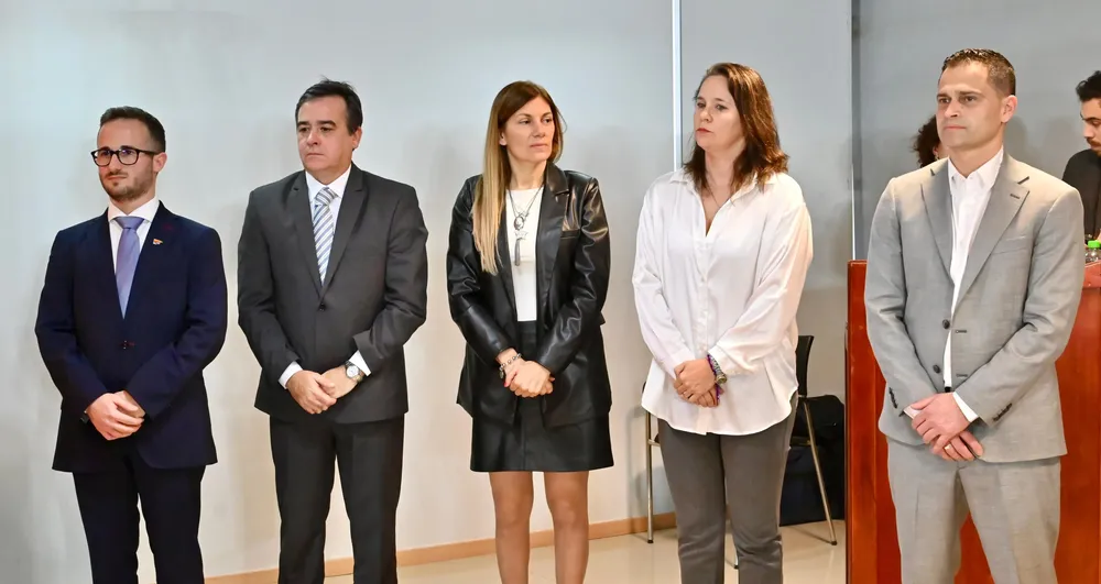 Jura Gabinete