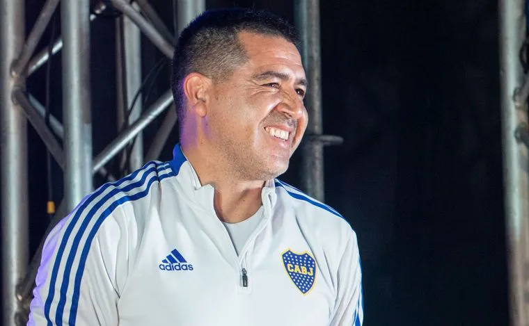 RIQUELME ASUME COMO PRESIDENTE DE BOCA JUNIORS