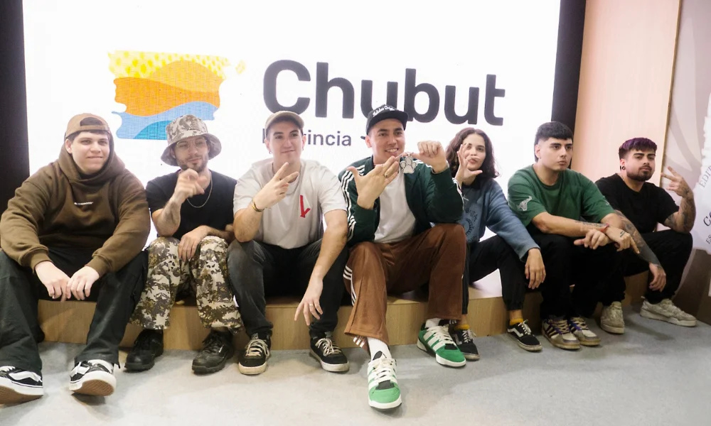 jóvenes en la Casa del Chubut