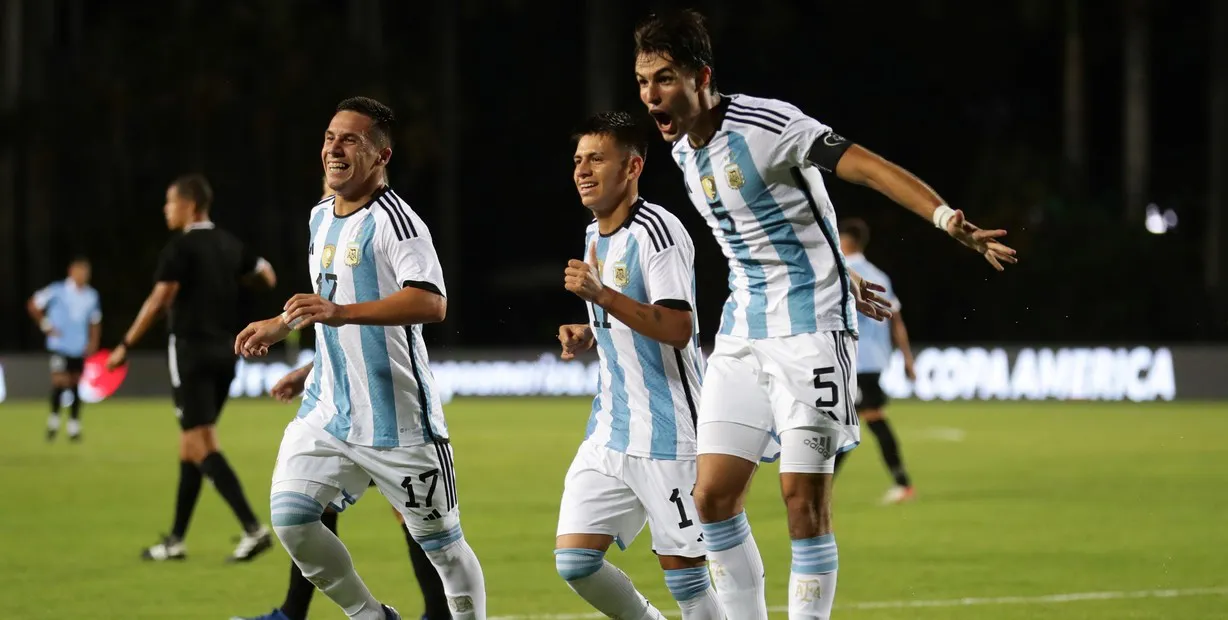 EN UN PARTIDAZO, ARGENTINA Y URUGUAY EMPATARON 3 A 3