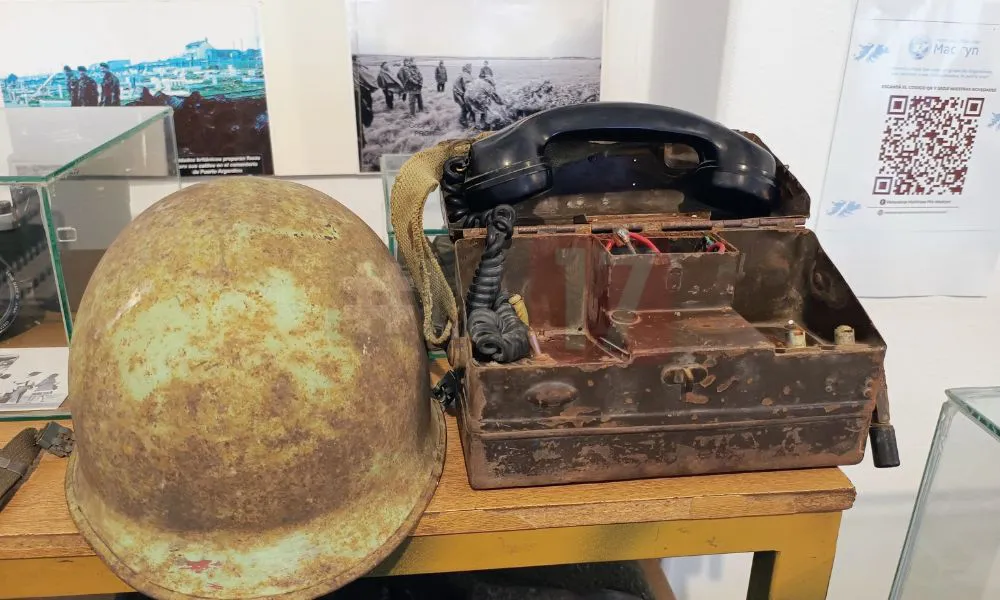 La17 en el Museo de Malvinas en del Centro de Veteranos Madryn 13