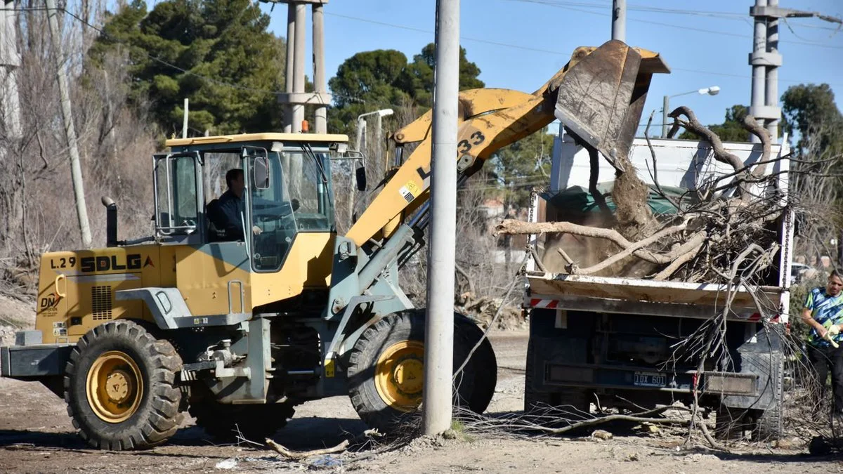 Trabajos de limpieza en Trelew
