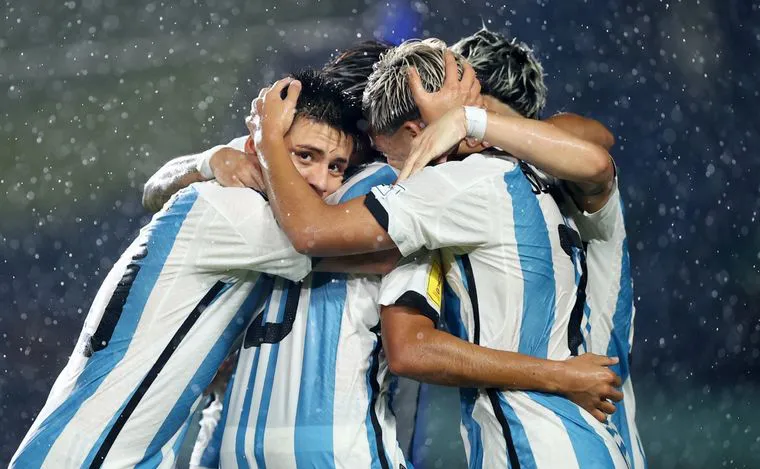 LOS CHICOS DE PLACENTE GOLEARON A VENEZUELA